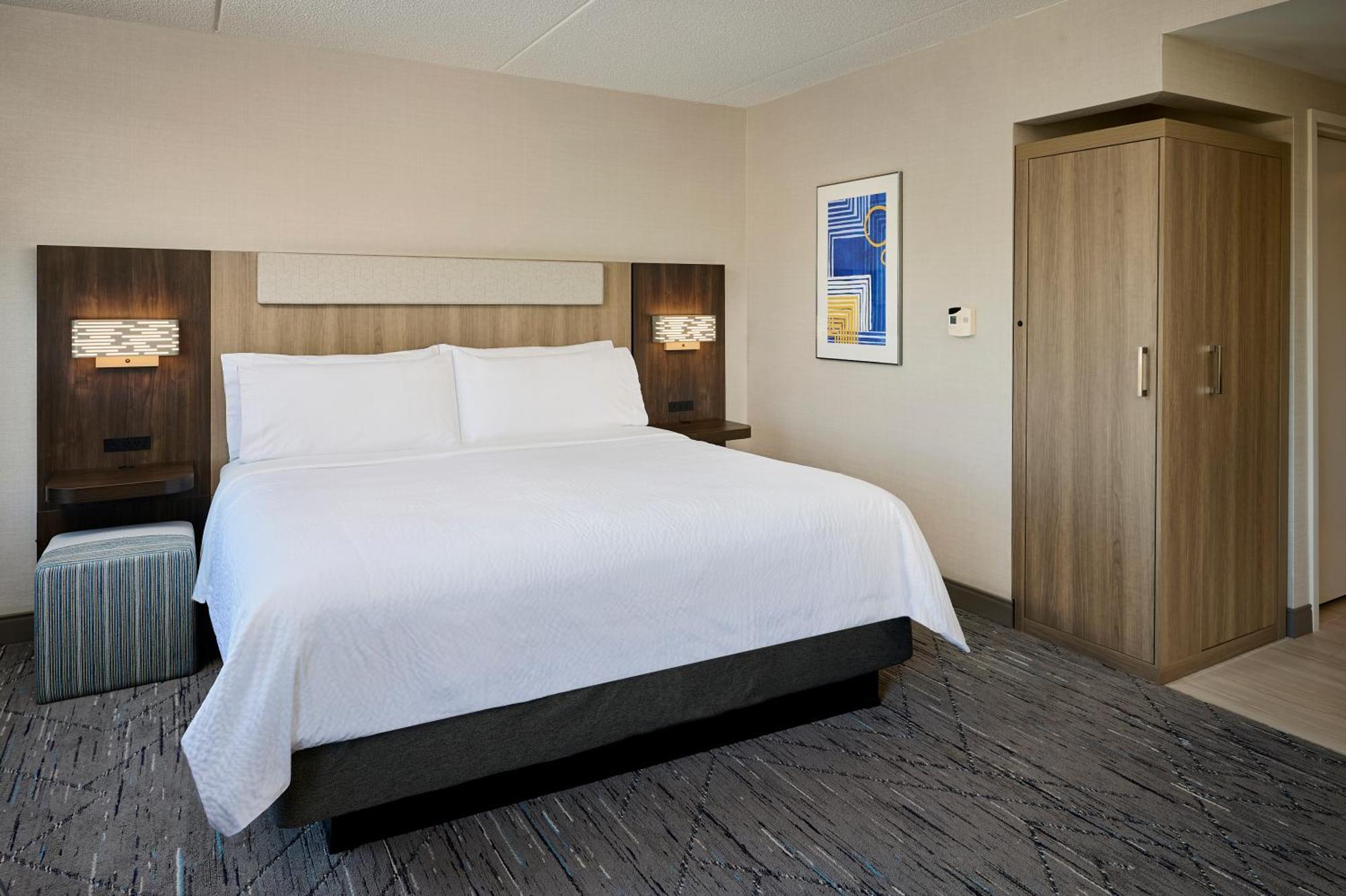Express & Southeast By Ihg Hotel Kitchener